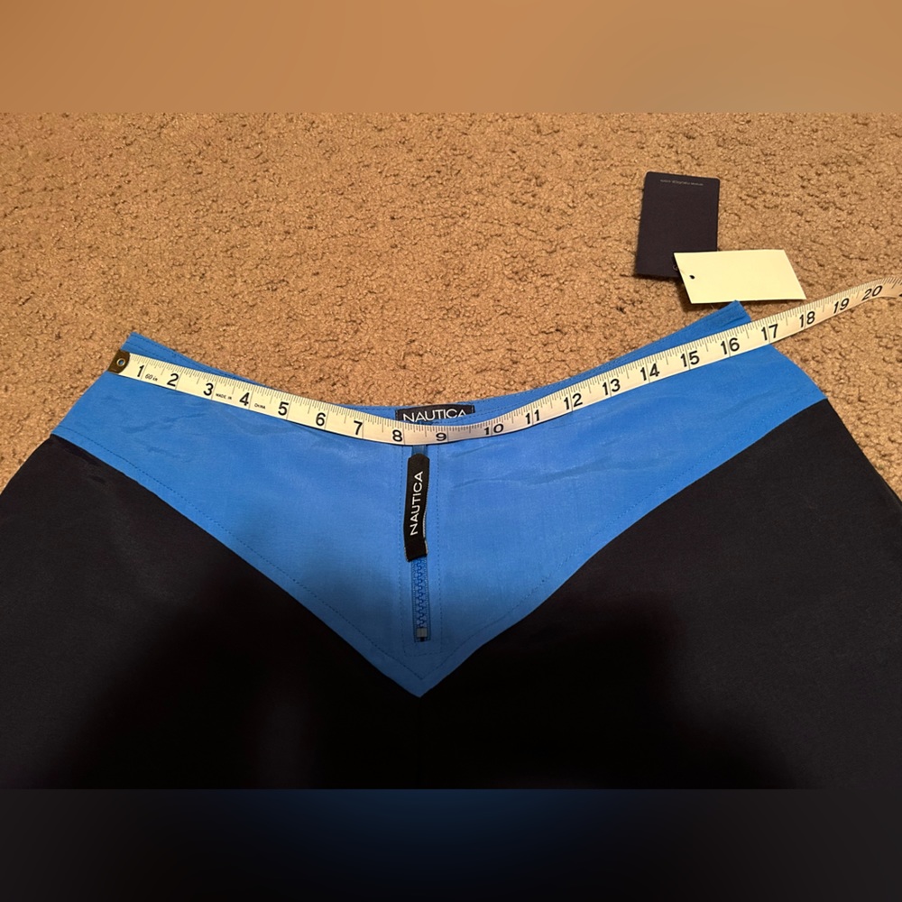 Nautica New Women’s Pull-On Shorts Size L Blue Front Zipper - Picture 6 of 9